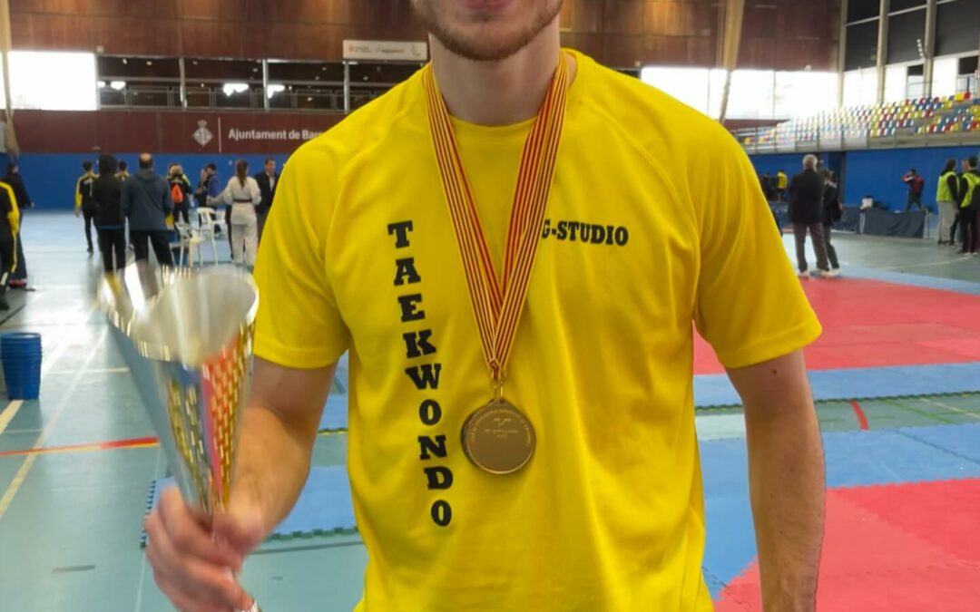 PAU DORCA OLIVER Campeón de Cataluña senior de Taekwondo